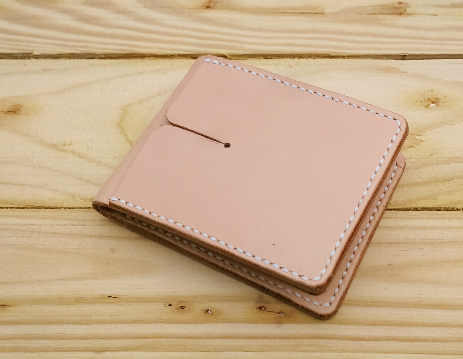 Бифолд из кожи с монетницей. Бумажников 1. Little king goods. Бумажников 1. Классический кошелек бифолд.