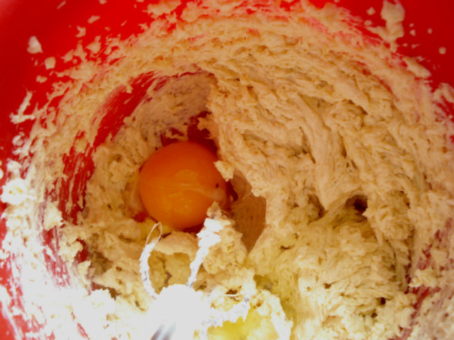 egg in butter cream