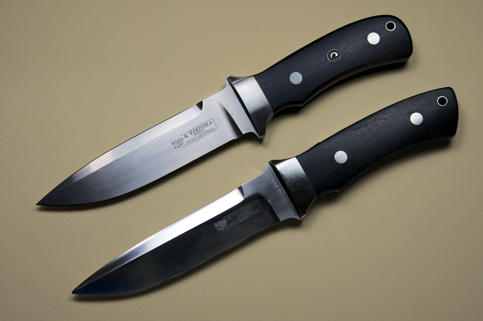 Crkt hissatsu алиэкспресс. Кастомные боевые и тактические ножи. Катана боевая. Японский боевой нож стержень сканворд 5. Нож кинжал *jagdkommando* microtech.