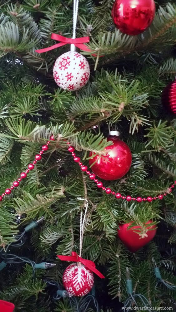 fantastic beaded holiday ornaments