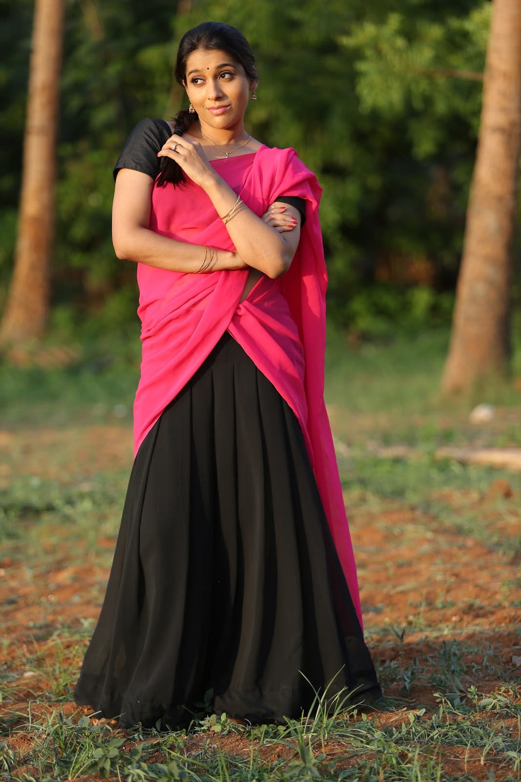 Rashmi Goutham Latest Photoshoot In Pink half Saree