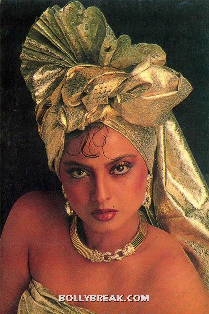 Rekha naked shoulder hot wallpaper - (16) - Rekha Hot Pics - 1980's 1970's Rekha Photo Gallery