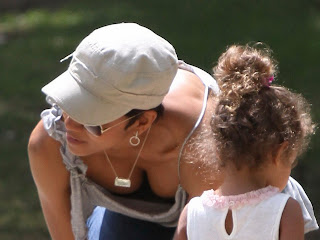 Halle Berry Downblouse Nice Tits Beverly Hills