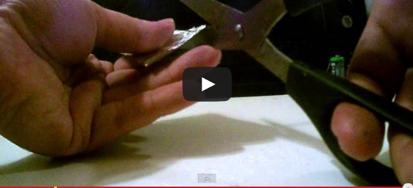 Πως να φτιάξετε έναν αναπτήρα από μια μπαταρία και ένα περιτύλιγμα τσίχλας ▬ BINTEO