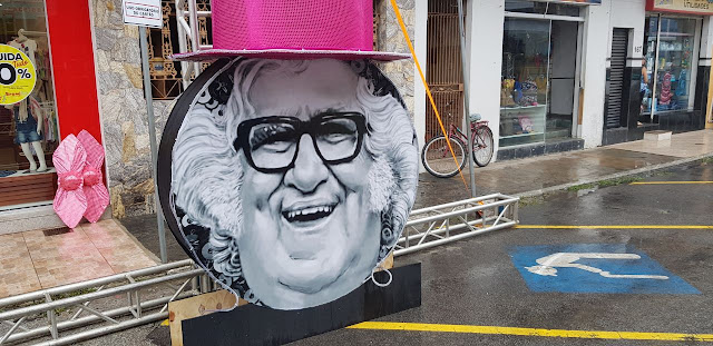 http://vnoticia.com.br/noticia/2387-velho-guerreiro-e-tema-de-decoracao-do-carnaval-sanjoanense