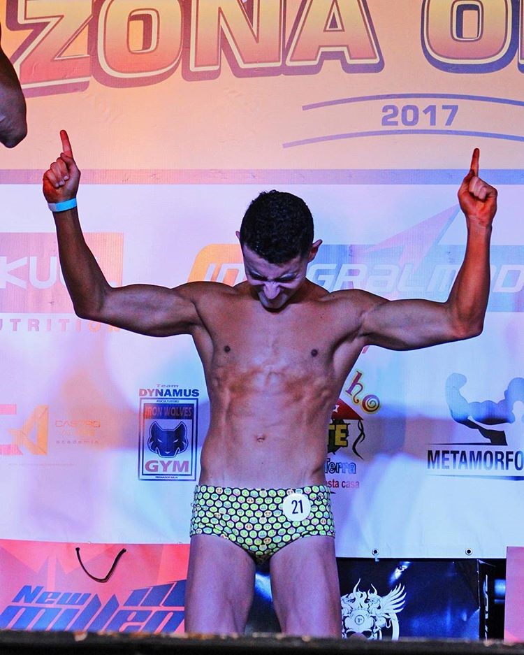 Ramon Cabral comemora título de campeão Body Shape Sênior do Mr. Zona Oeste 2017. Foto: Rodrigo Pereira/Fotografia no Ãngulo