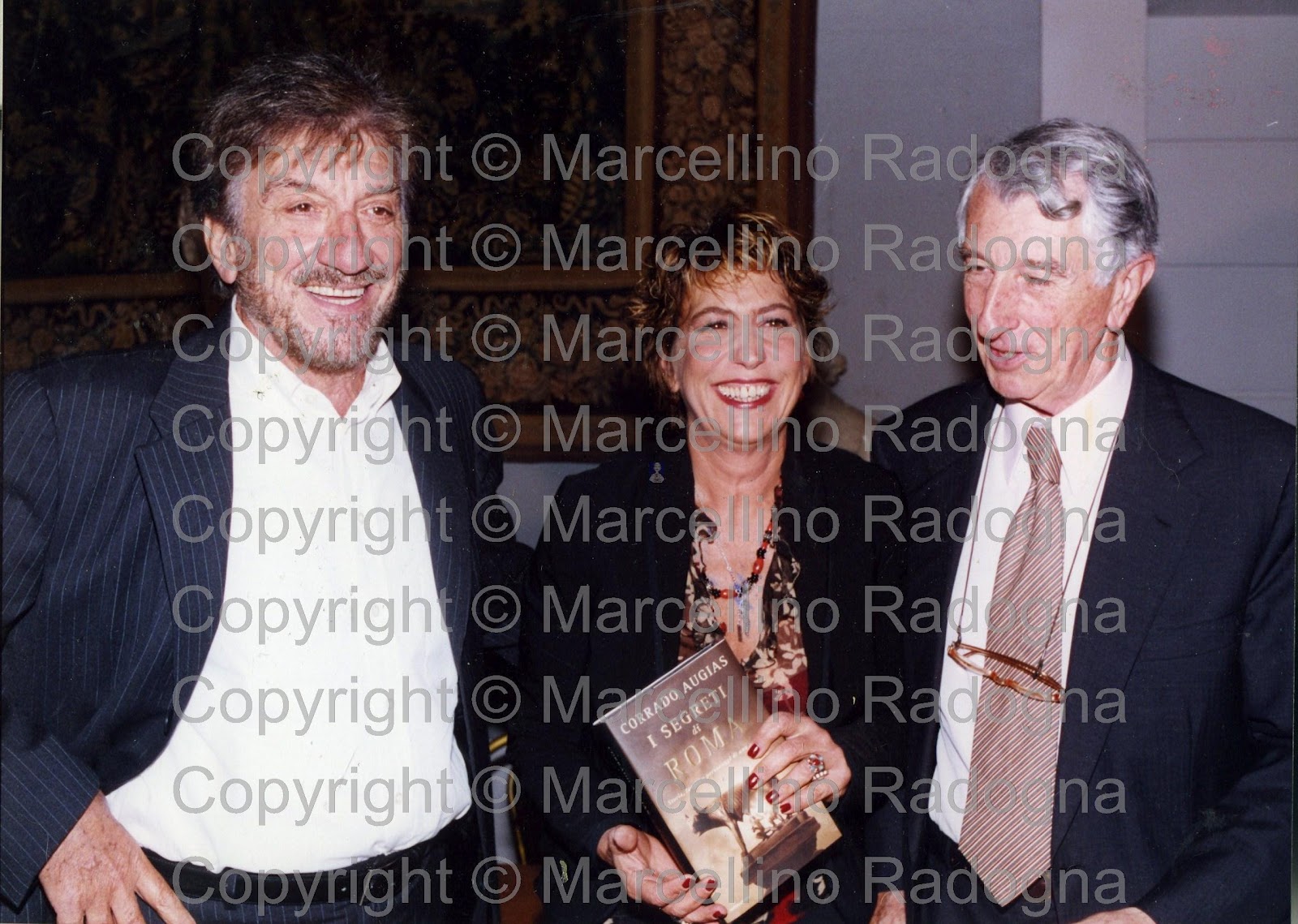 Marcellino Radogna Fotonotizie per la stampa Gigi Proietti con Serena Dandini e Corrado Augias Marcellino Radogna Fotonotizie per la stampa Gigi Proietti con Serena Dandini e Corrado Augias