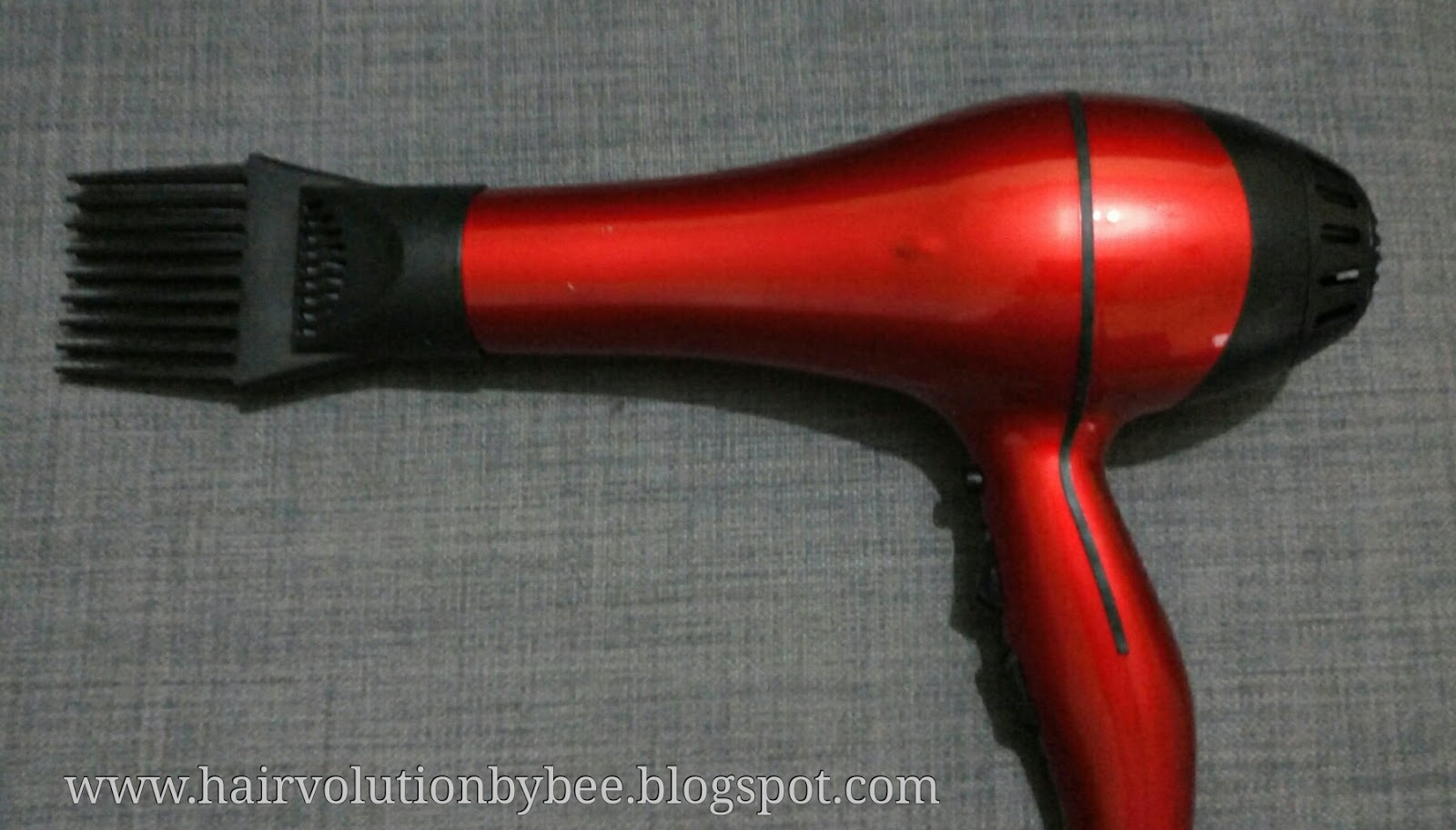 Hairvolution By Bee New In Hand Dryer with Comb Attachment/Pik