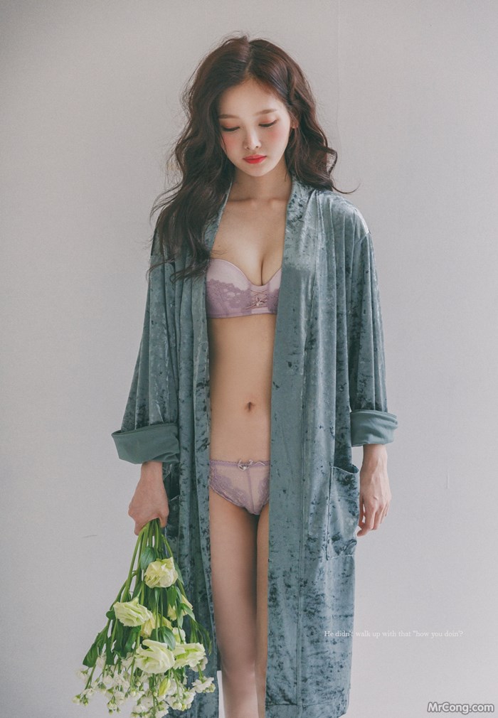 Beautiful Kim Hee Jeong in underwear photos November + December 2017 (46 photos) photo 2-16