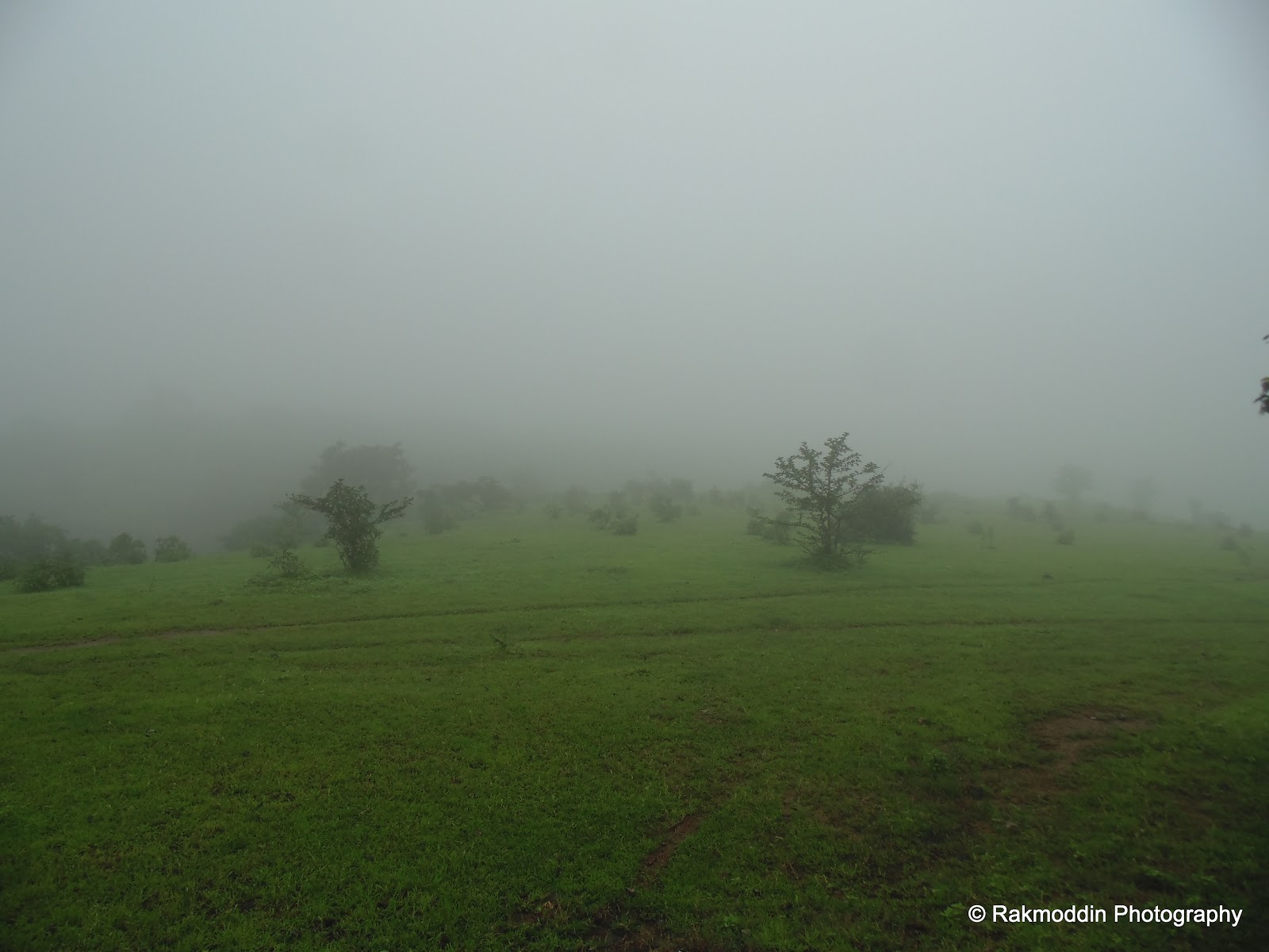 Monsoon bike ride to Madhe Ghat via torna fort