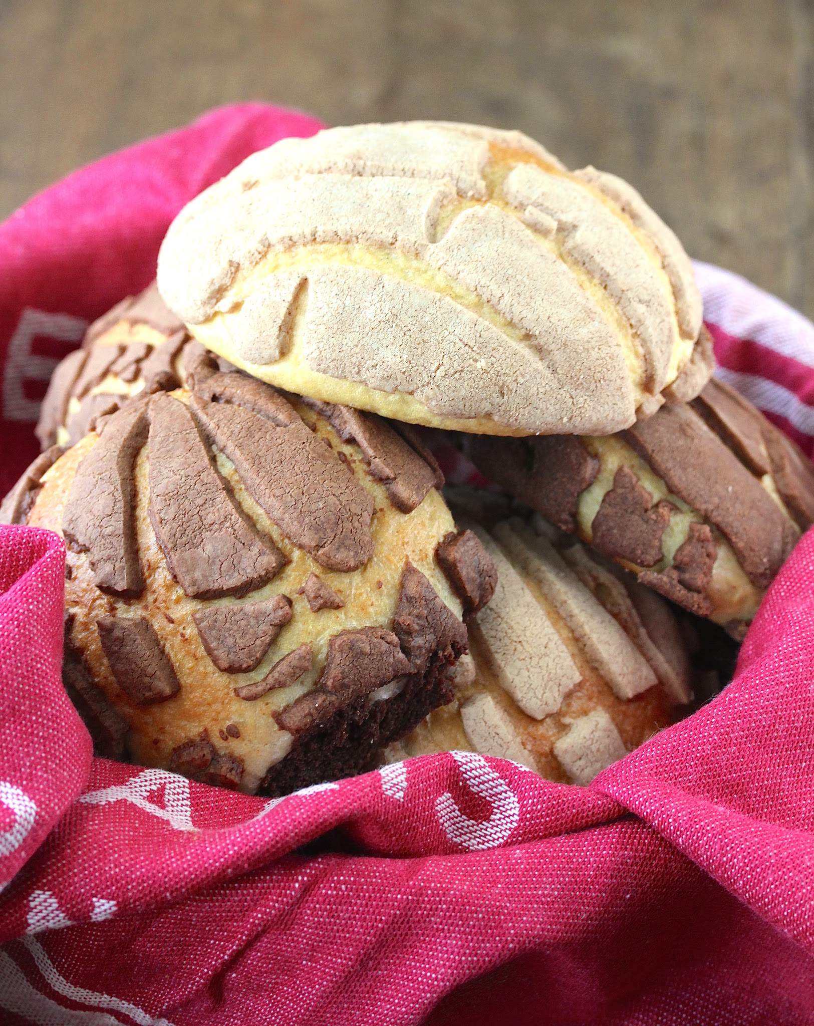 Conchas (Mexican Shell Bread) Pan Dulce