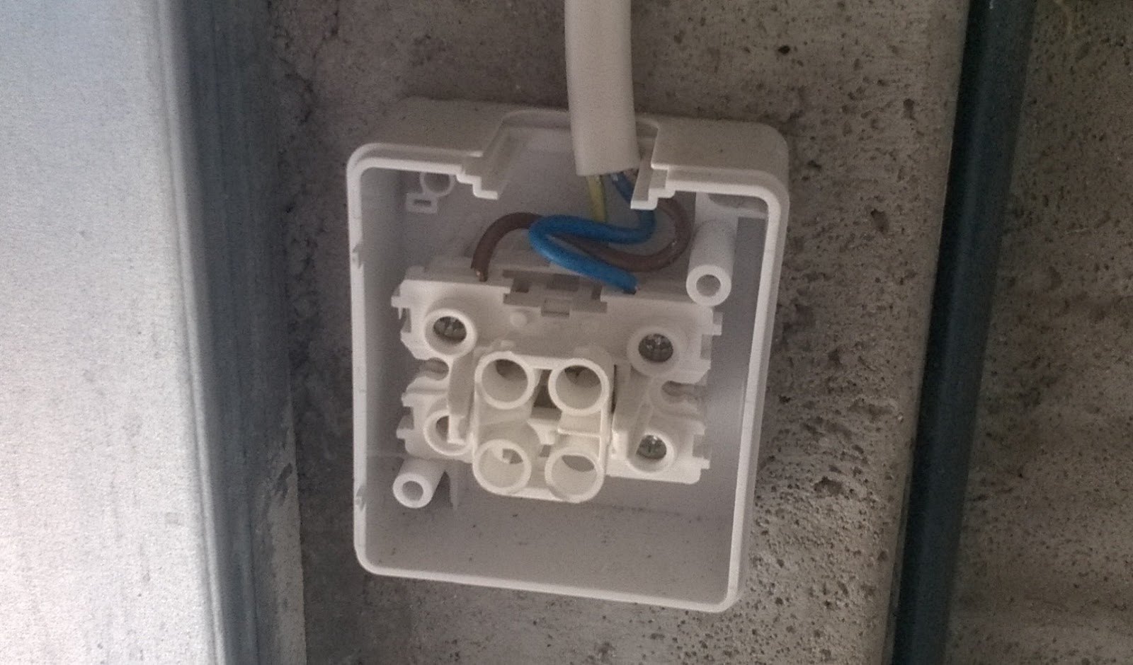 Elektryka W Garażu U Siebie W Domu