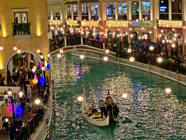Venice Grand Canal Mall Gondola Ride is Php300 per person