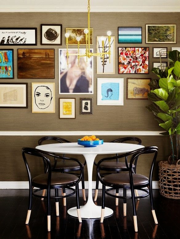 comedor con decoracion midcentury silla thonet mesa tulip