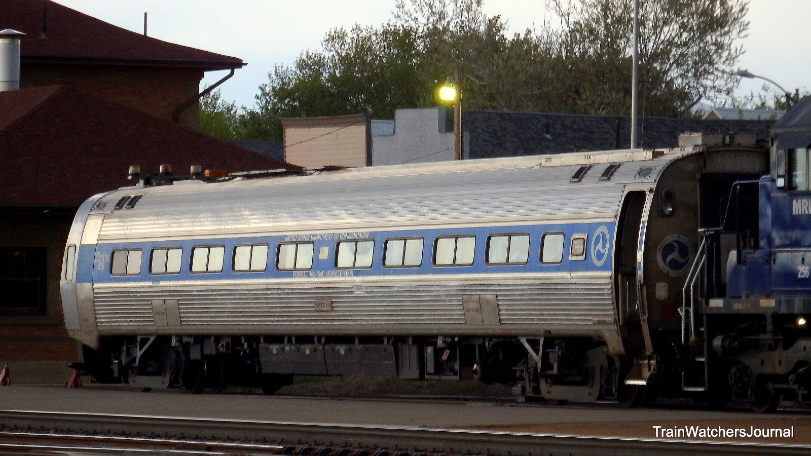 TrainWatchersJournal: DOT Metroshell Makes a Visit to the MRL