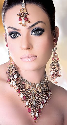 GEMS AND JEWELLERY: Pakistani Bridal Jewellery