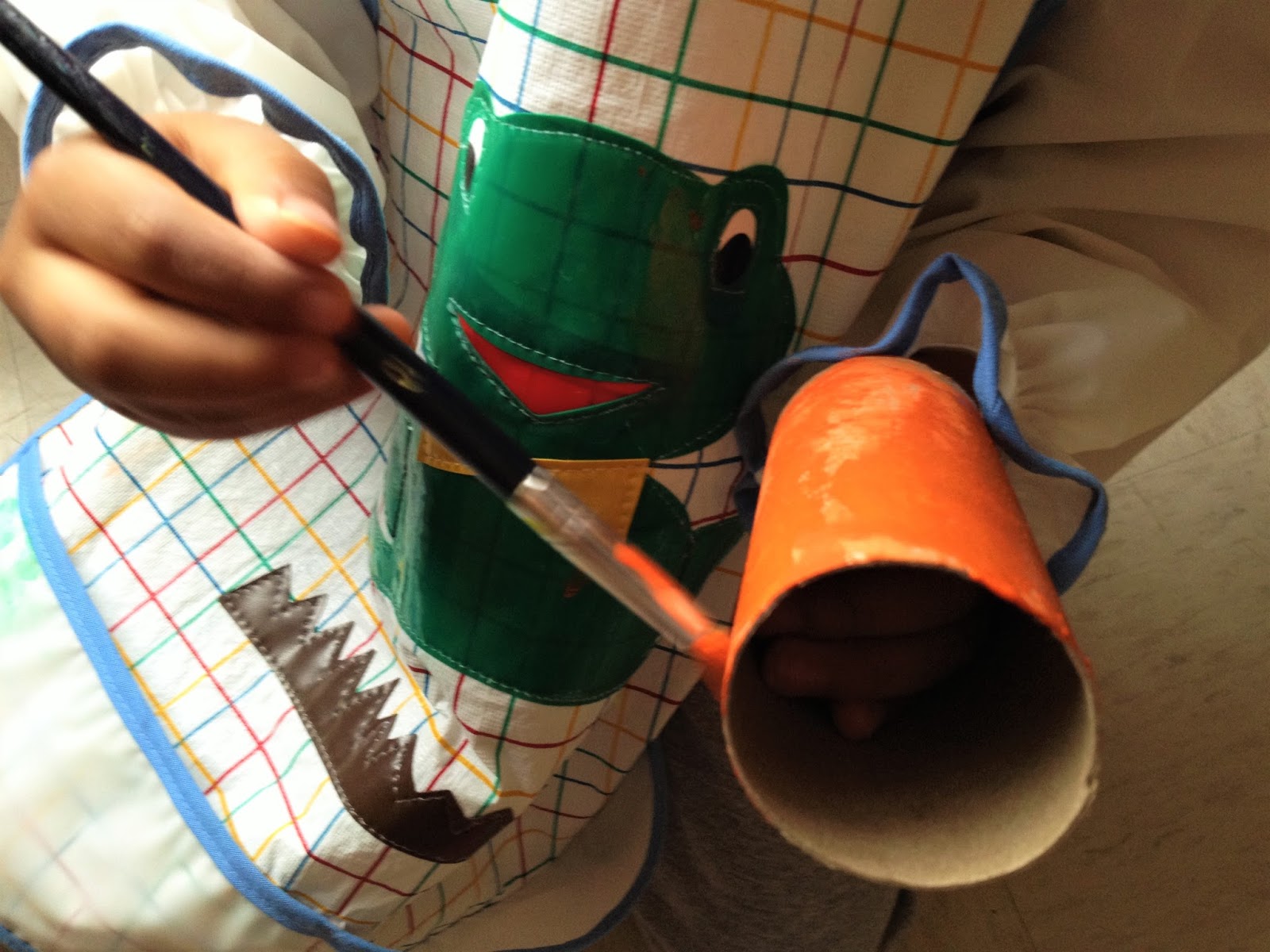 Haciendo Mi Arte Gusano del rollo de papel higiénico