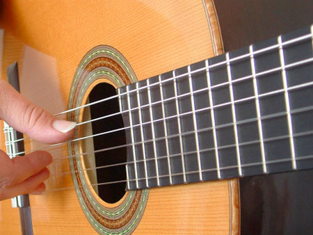 Cách bảo vệ ngón tay khi chơi đàn guitar