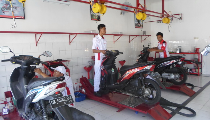 Tak Kenal Libur, Bam’s Motor Siap Layani Pelanggan Kendaraan Bermotor