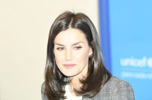 Queen Letizia attended a working meeting with UNICEF, Letizia wore Hugo Boss prince of wales print suit