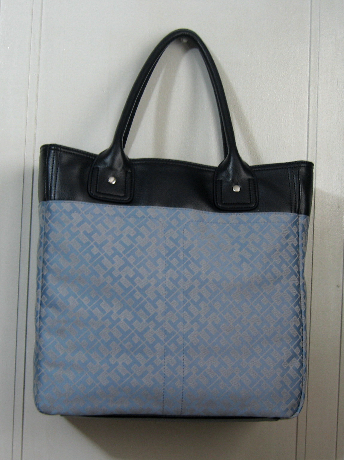 Boutique Malaysia TOMMY HILFIGER LARGE TOTE