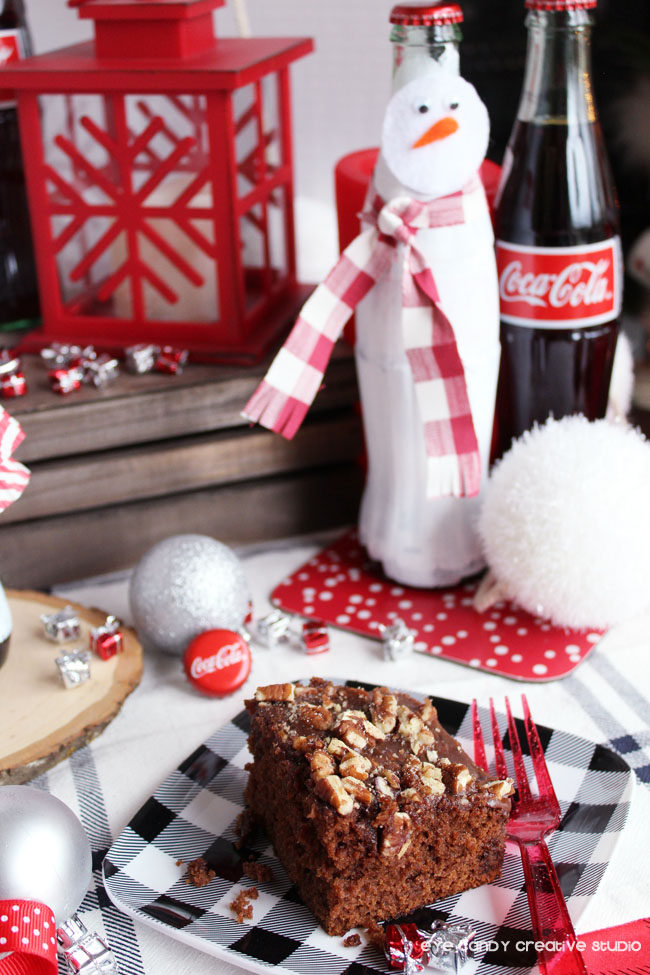 coca cola bottles, snowman bottle craft, coca cola cake, winter table