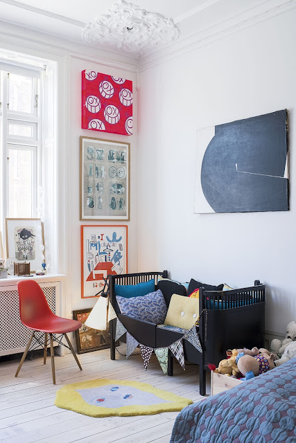 Apartment in Copenhagen-Art from floor to ceiling