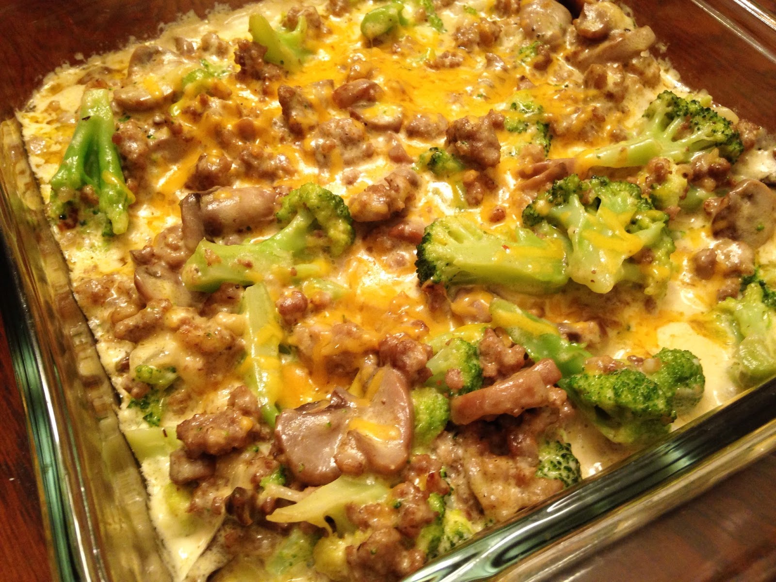 Beyond-my-thoughts: Cheesy Beef and Broccoli Casserole