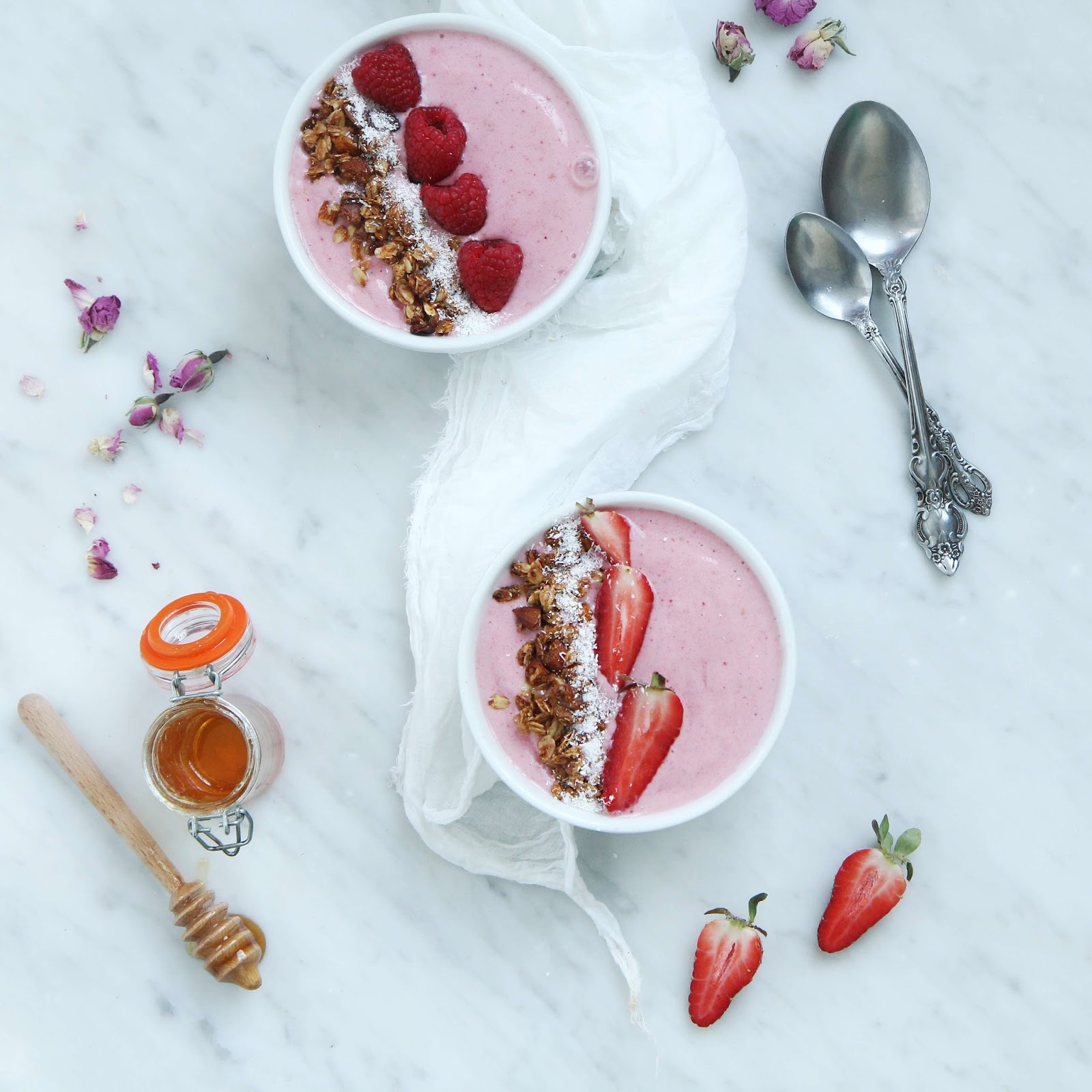 Smoothie Bowl Aux Fruits Rouges Recueil Gourmand