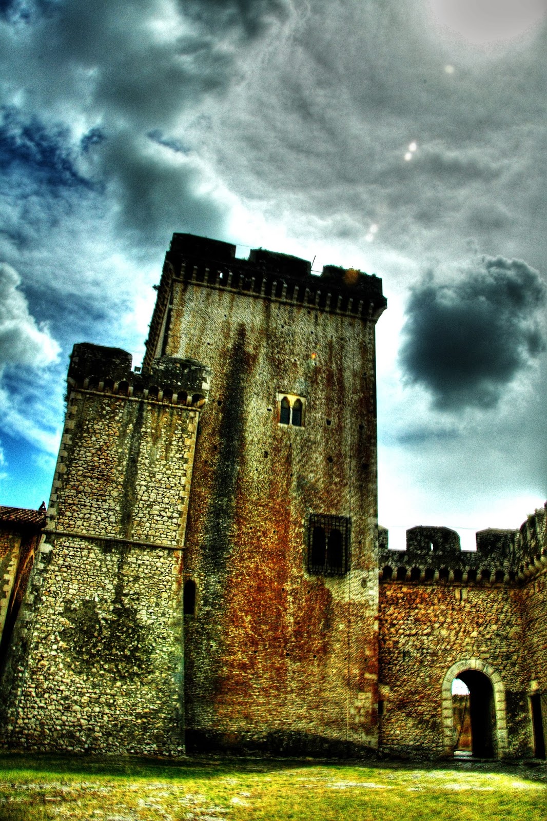 Burgo Medieval e Castelo de Sermoneta Paolo+Macorig - Burgo Medieval e Castelo de Sermoneta