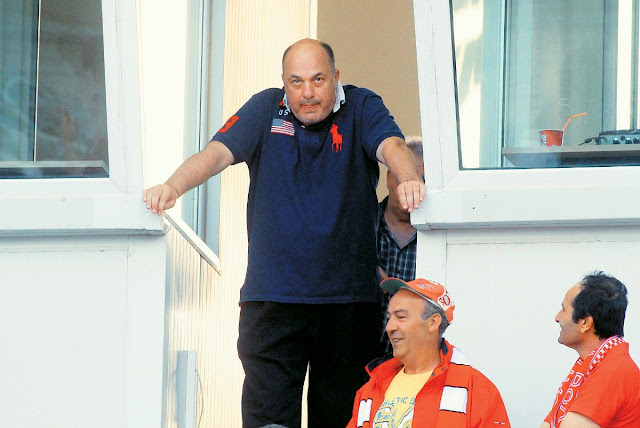 Το είδαμε και αυτό: Μπέος υπέρ Αλαφούζου και κατά Μαρινάκη!