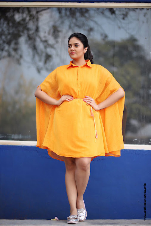 SreeMukhi in yellow photoshoot