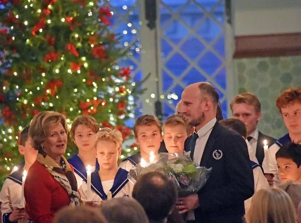 Crown Prince Haakon, Crown Princess Mette-Marit, King Harald and Queen Sonja at Christmas meeting