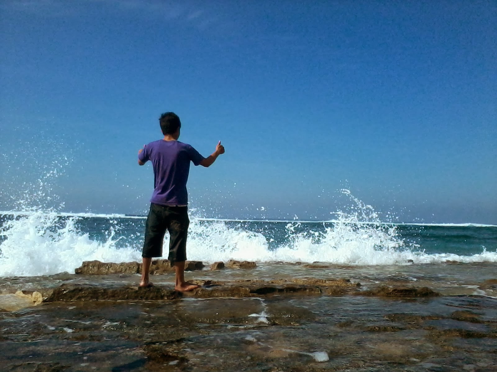 подростки путешествия. рюкзак путешественника. туризм.