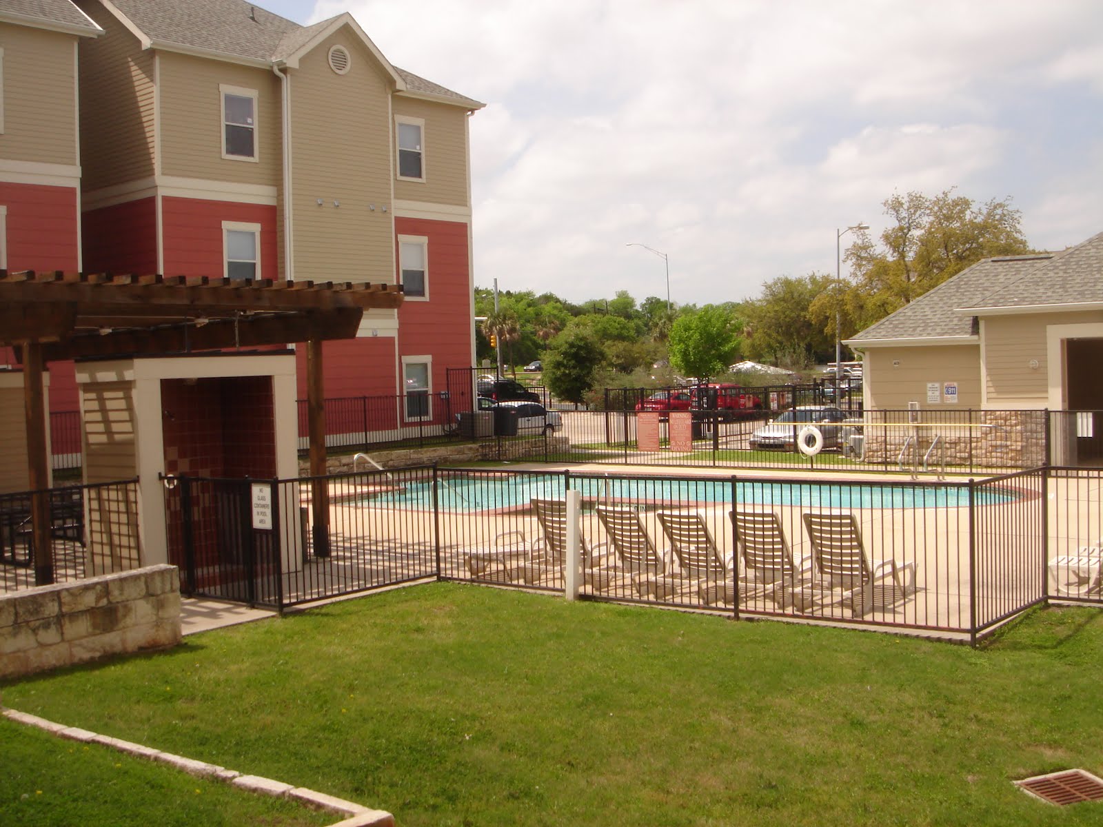 Trace Condo, Austin TX 1901 Crossing Place Austin, TX 78741