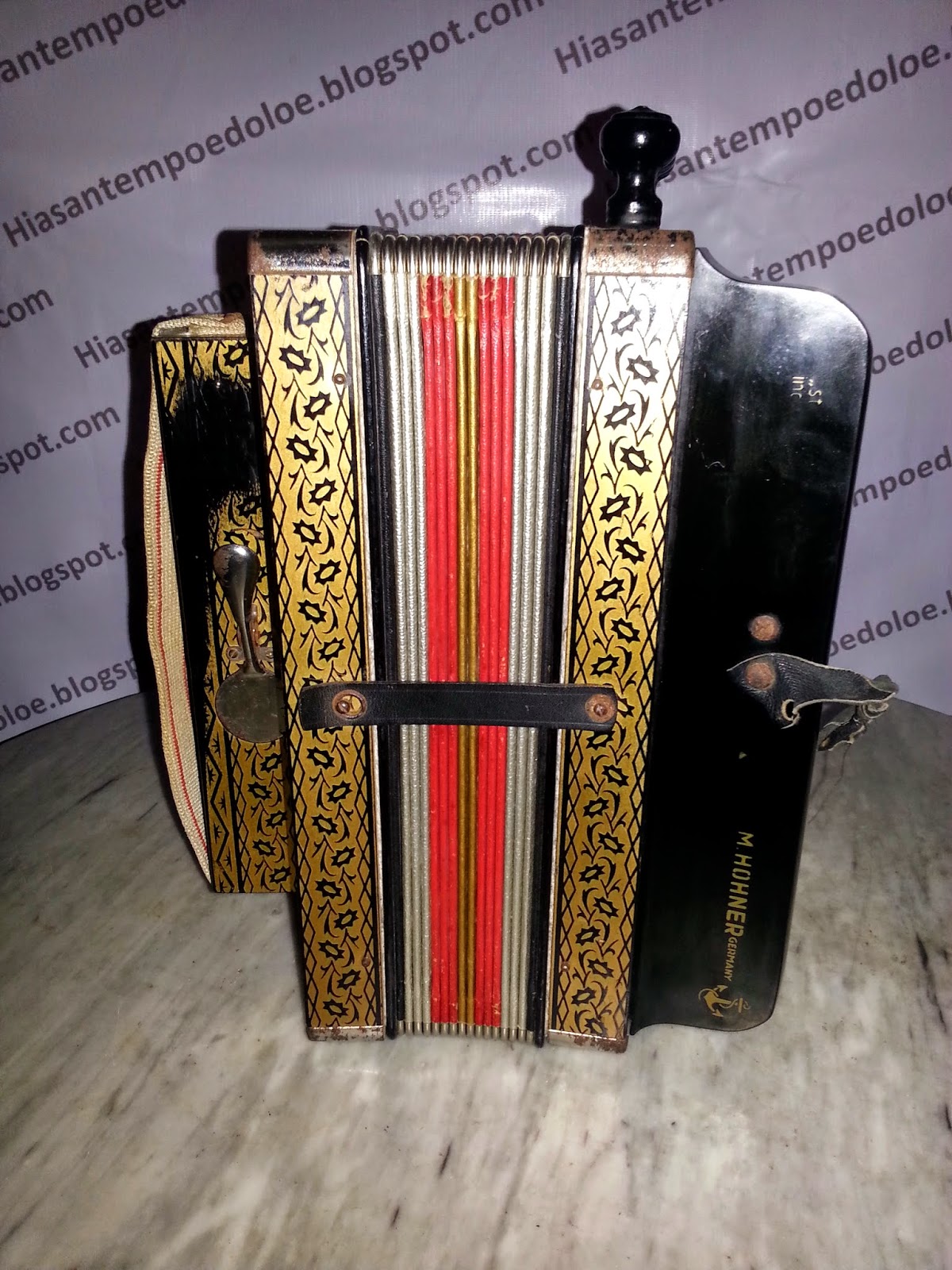 Hiasantempoedoloe&... HOHNER HA113 Accordion Cajun Made In German
