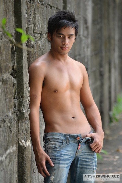 BLUECLOUDS CONFESSIONS: HOTTEST MEN PHILIPPINES (GALLERY)