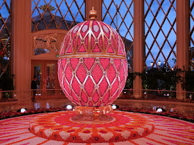 12-foot-tall Fabergé egg floral sculpture by Preston Bailey at the Wynn Palace