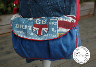  Handtasche Jeans recycline Upcycling London UK Great Britain handmade Farbenmix Taschenspieler Dame