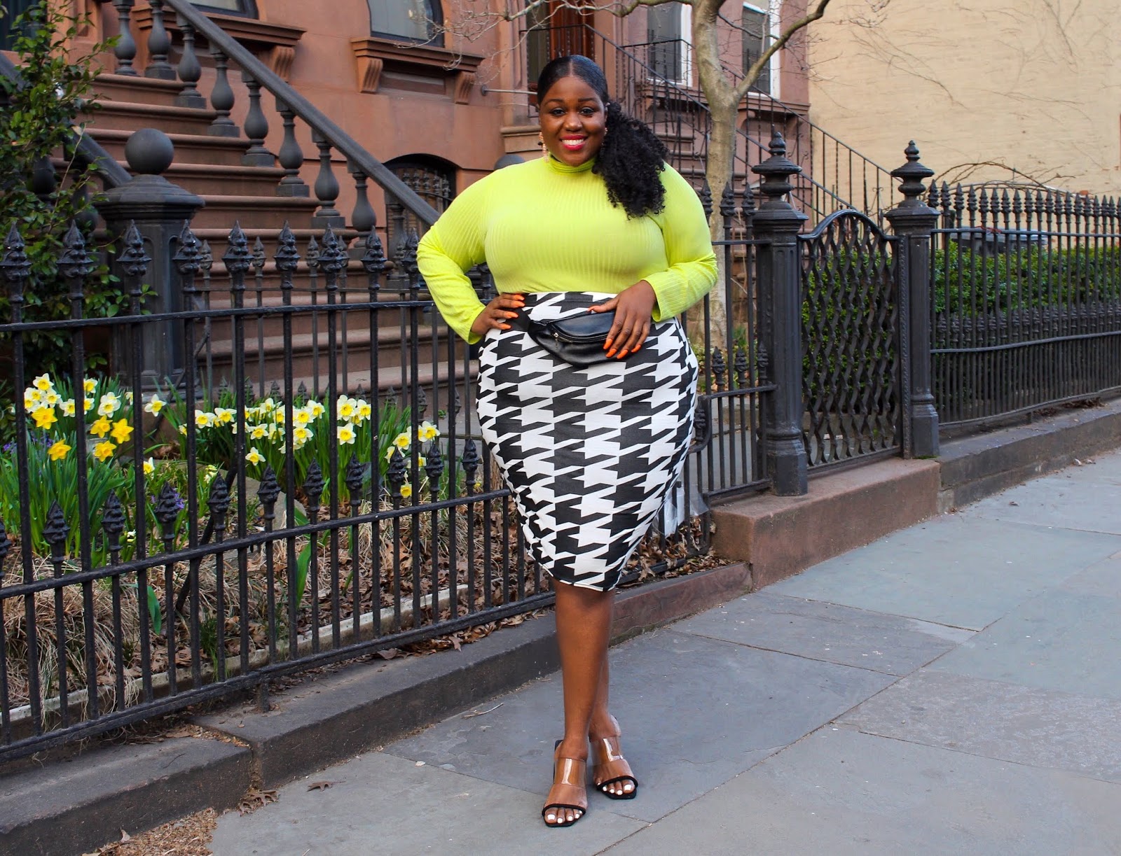 How to look SNATCHED in Body-Hugging Clothes! – On The Q Train