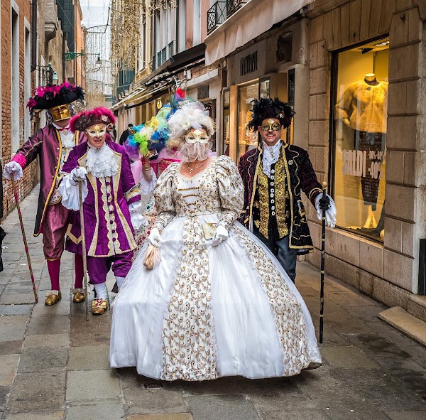 Venice Carnival time for Masks & 5 Essential Things Travel eGuide