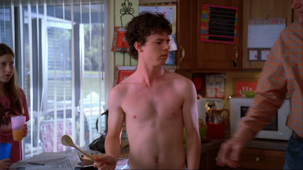Charlie McDermott - Shirtless & Barefoot in "The Middle" .