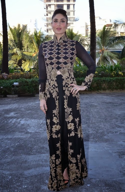 Bollywood Actress Saree Collections Kareena Kapoor In Anamika Khanna Black And Gold Anarkali Dress 