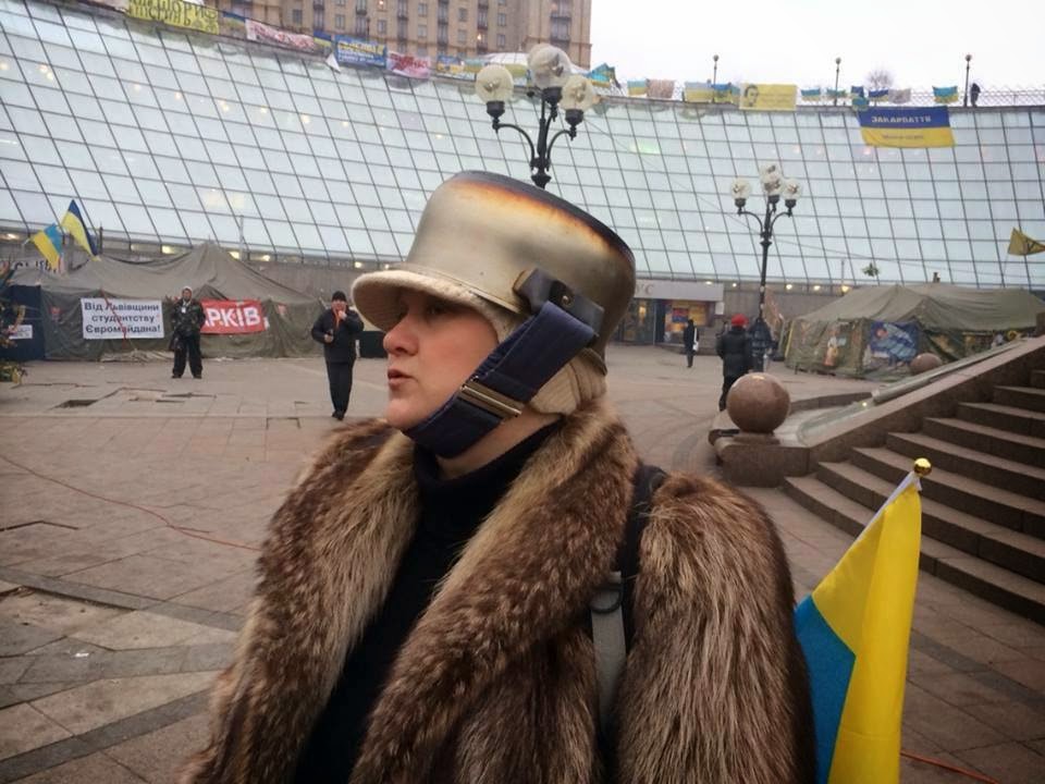Ии украины. Козловский Запорожье. Майдан кастрюля на голове. Дуршлаг на голове Майдан. Кастрюли на Майдане.