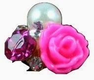 http://www.vitrine-beaute.com/bijoux/1435-bijou-ongle-rose-et-perle.html