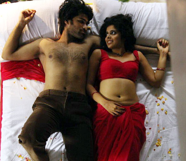 'लव यू बंगारम' फिल्म के एक सीन में राहुल हरिदास और श्रव्या।...