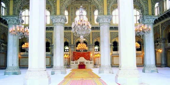 Istana Chowmahalla Kemegahan Islam di Hyderabad