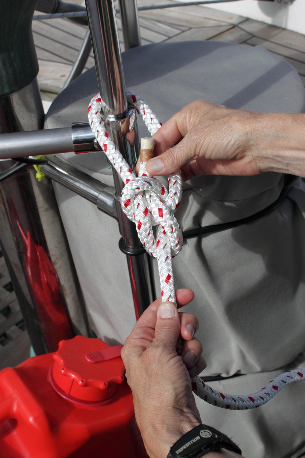busy brains at sea: August 22, 2011- Sequence Terms and Knot Tying