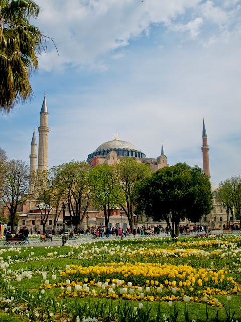 Jardín de Tulipanes frente a Santa Sofía, Estambul