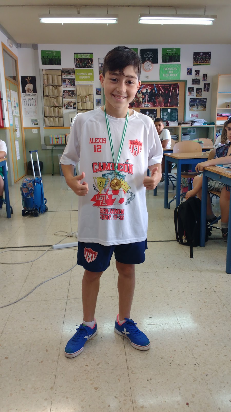 LA CLASE DEL PROFE ANTONIO DEPORTISTAS DE ÉLITE LA CLASE DEL PROFE ANTONIO DEPORTISTAS DE ÉLITE
